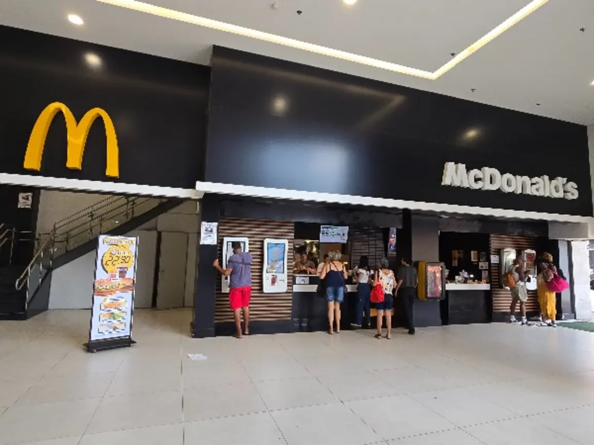 McdonaldsRua-20Bar-C3-A3o-20De-20Lad-C3-A1rio566.Foto-20da-20Fachada-20API.185443-1.webp-1