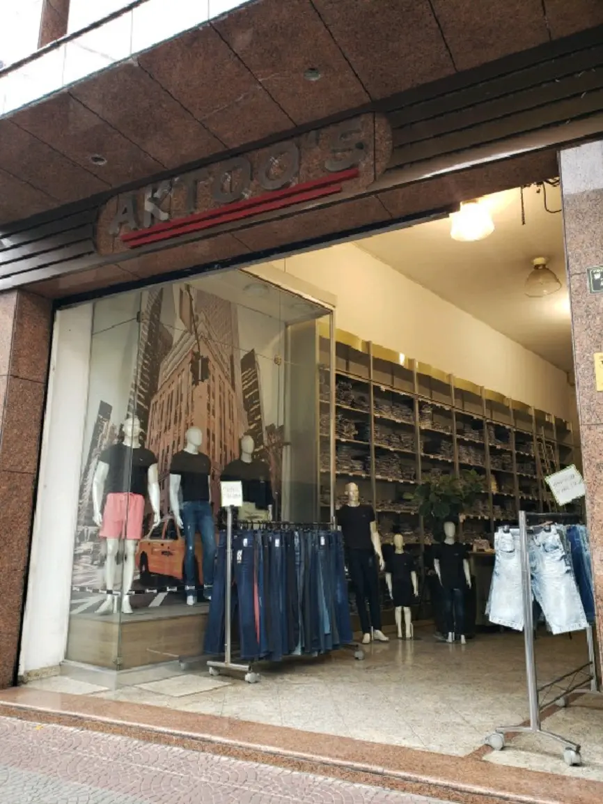 aktoos-jeans-rua-miller-722_fachada_.webp