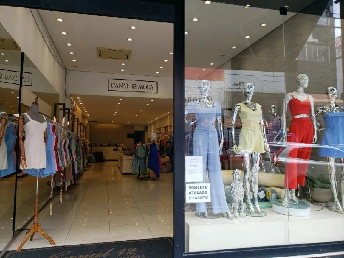 canal-12-modas-rua-henrique-dias-246_fachada_090120251402.webp