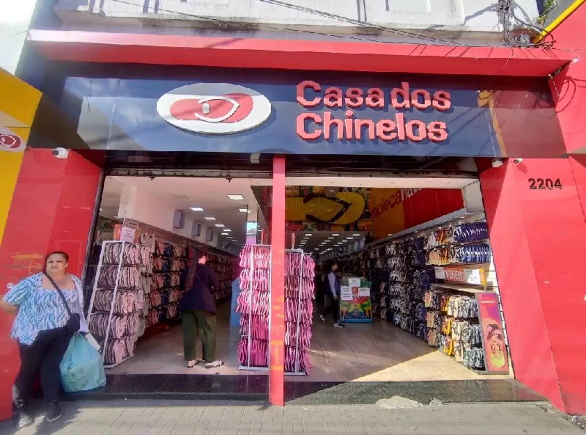 casa-dos-chinelos-avenida-rangel-pestana-2204_fachada_280520251357-1.webp-1