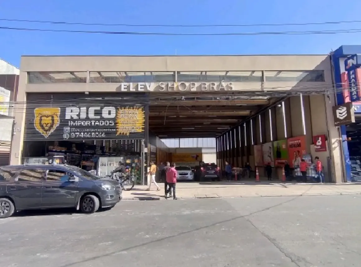 elev-shop-bras-rua-rio-bonito-1718_fachada_.webp