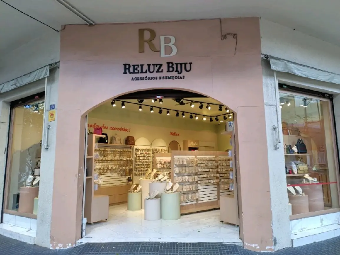 reluz-biju-rua-silva-teles-266_fachada_240220251450.webp