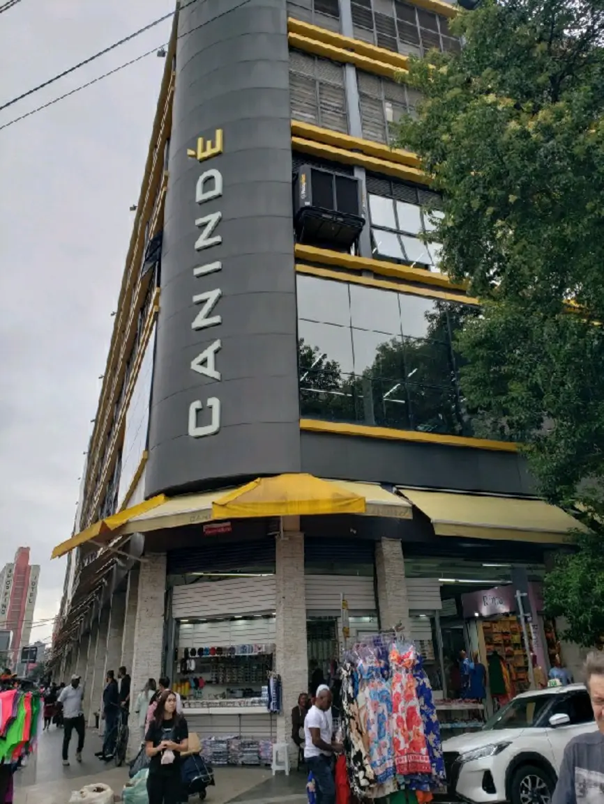 shopping-caninde-avenida-vautier-310_fachada_140120251331.webp