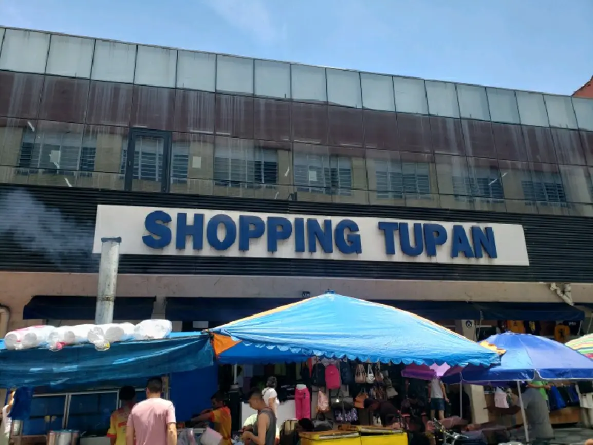shopping-tupan-rua-vitor-hugo-270_fachada_280120251259.webp