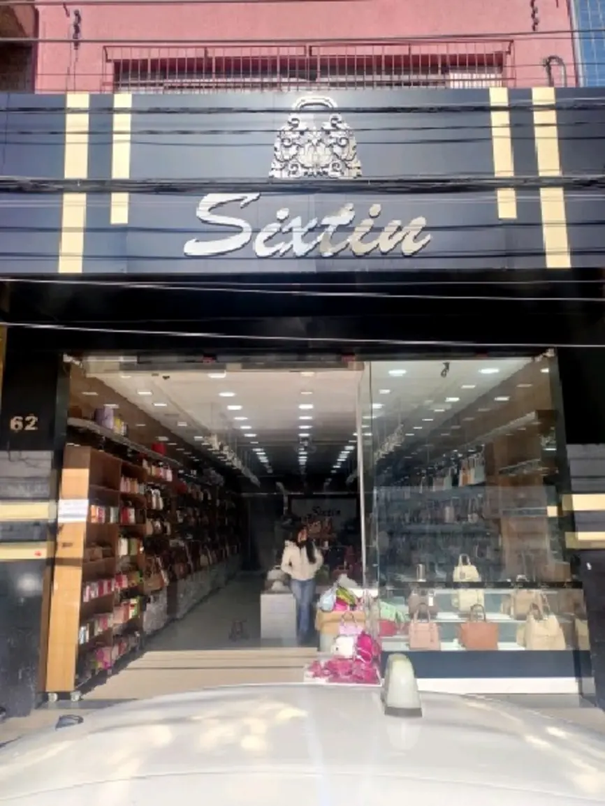 sixtin-bolsas-rua-henrique-dias-62_fachada_090120251246.webp